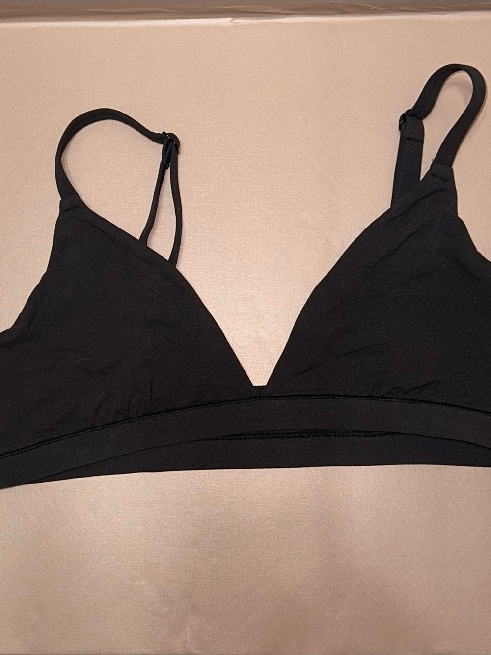 Skims Fits Everybody Triangle Bralette Size M - NWT